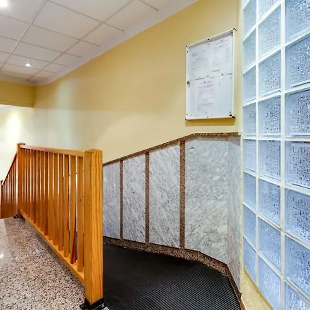 Apartment 2 Ramon Gallud *